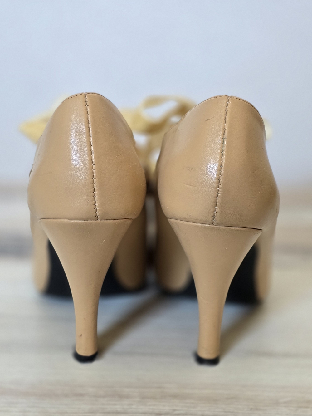 Mojo Moxy Tan Cutout Dress Pumps with Pale Yellow Bow - Picture 3 of 5
